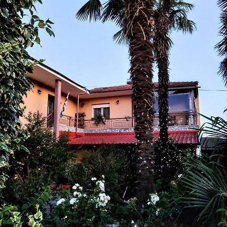 Rania'S Guest House Aridaia Bagian luar foto