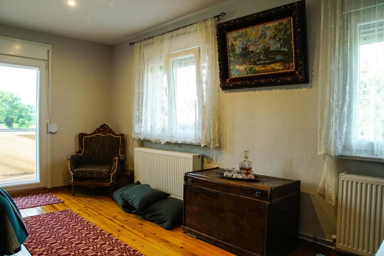 Rania'S Guest House Aridaia Bagian luar foto